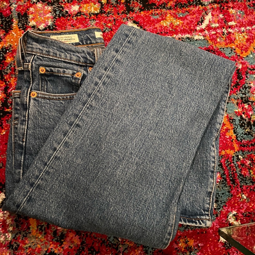 Levi’s Ribcage Straight Cropped Jeans